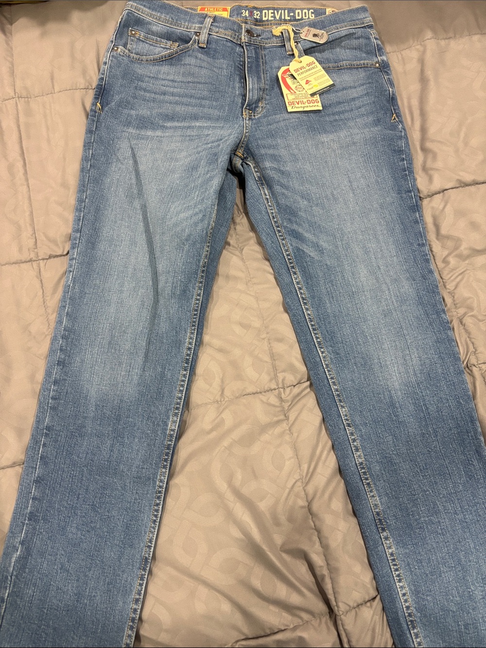 Straight Leg Jeans in Light Blue